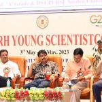 विधायक ने हरी झंडी दिखा कर किया स्वावलंबी गौठान समिति को रायपुर रवाना