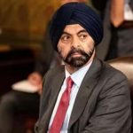 भारी बर्फ़बारी के बीच श्रद्धालु कर रहे बद्रीनाथ धाम के दर्शन, यात्रियों की सुविधा के लिए के इंतजाम