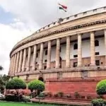 एयर इंडिया विमान में पैसेंजर ने मचाया  बवाल: फ्लाइट के टॉयलेट का तोड़ा गेट, 10 पैसेंजर के साथ क्रू मेंबर ने आरोपी यात्री को किया काबू