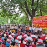 संभागायुक्त श्री कावरे ने दी डोंगरगढ़ के कार्यालयों में दबिश, अनुपस्थित कर्मचारियों को थमाया नोटिस
