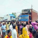 उज्जैन : तड़के 3 बजे भगवान महाकालेश्वर को सबसे पहले बांधी गई राखी, सवा लाख लड्डुओं का ‘महाभोग’ लगा