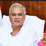 पंडित रविशंकर शुक्ल और विद्याचरण शुक्ल की जन्म जयंती पर जैजैपुर हॉस्पिटल में ब्लॉक कांग्रेस कमेटी ने किया फल वितरण