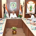 मुख्यमंत्री ने पेश की मानवता की मिसाल, मुख्यमंत्री ने कार्यक्रम रोककर पहले एंबुलेंस को ट्रेफिक से निकलवाया फिर वापस मंच पर बैठे