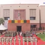 PM मोदी ने दिल्ली एयरपोर्ट मेट्रो एक्सप्रेस का किया उद्धाटन, यात्रियों संग किया सफर, सेल्फी भी ली