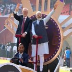CG Polling Live: युवाओं के साथ बुजुर्गों में भी दिख रहा मतदान के प्रति जोश, व्हील चेयर में पहुंचे मतदान करने