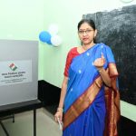 CG Polling Live: युवाओं के साथ बुजुर्गों में भी दिख रहा मतदान के प्रति जोश, व्हील चेयर में पहुंचे मतदान करने