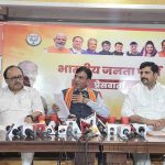 हलक में अटकीं 250 लोगों की जानें, नई दिल्ली से दरभंगा जा रही क्लोन एक्सप्रेस के एस-1 कोच में लगी आग, चीत्कार के बीच खुद को बचाने के साथ अपनों को खींचते रहे लोग