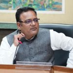आबकारी सचिव ने शराब दुकानों का किया निरीक्षण