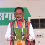 मोदी मय हुआ शपथ ग्रहण स्थल : महतारी वंदन योजना के लिए आभार व्यक्त करने के लिए महिलाओं ने पहना मुखोटा