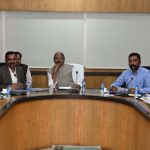 नेशनल हाईवे पर फ्लाईओवर के नीचे लगा एल्युमिनियम शीट का फॉल सीलिंग गिरा, बड़ा हादसा टला