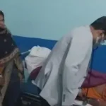 पति ने छीना मोबाइल तो पत्नी ने उठाया खौफनाक कदम, घरवालों ने पुलिस को बुलाया