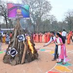 मुख्यमंत्री साय ने प्रेस क्लब में पत्रकारों के साथ खेली होली, गाए फाग और बजाया नगाड़ा