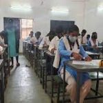 स्कूल में प्रधान पाठिका के सामने शिक्षक ने पी शराब, कहा- जाओ कलेक्टर को बता दो, कुछ नहीं होगा
