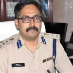 गांधी चौक में बन रहा अवैध चबूतरा,नगर पालिका ने हटाया