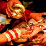 वोटिंग शुरू होने से पहले मतदान केंद्र में मिली CRPF जवान की लाश, मचा हड़कंप