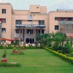 पं.प्रदीप मिश्रा के खिलाफ आचार संहिता उल्लंघन की शिकायत, कथाओं में एक पार्टी के लिए वोट मांगने का आरोप