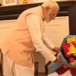 इंडिगो की फ्लाइट में पैसेंजर ने इमरजेंसी डोर खोलने की कोशिश की, माना एयरपोर्ट में मचा हड़कंप