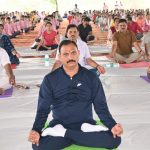 दुनिया पर चढ़ा योग का खुमार: अमेरिका में भी दिखा उत्साह,न्यूयॉर्क के टाइम्स स्क्वायर पर हजारों लोगों ने किया योग