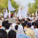 लालकृष्ण आडवाणी से मिलने उनके घर पहुंचे नरेंद्र मोदी, तीसरी बार PM पद की शपथ से पहले लिया आशीर्वाद