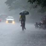 राजधानी में सनसनीखेज मामला, गैरेज के बाहर कार के अंदर मिली महिला की लाश