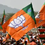 दिव्यांग को चाहिए जीविकोपार्जन व उपचार के लिए सरकारी मदद, कलेक्टर के सामने बैठा आमरण अनशन पर