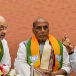 राष्ट्रपति द्रौपदी मुर्मु ने छत्तीसगढ के आदिवासियों के साथ लिया सामुहिक छायाचित्र