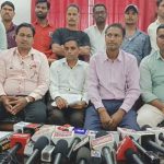 नक्सल प्रभावित भूतबेडा कुचेंगा क्षेत्र में अचानक पहुंचे कलेक्टर दीपक अग्रवाल ने शासन की योजनाओं का लिया जानकारी