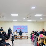 Weather Fog: कोहरे की मार, दिल्ली एयरपोर्ट पर 100 से ज्यादा उड़ानों में देरी, ये ट्रेनें भी हुईं लेट