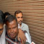 Delhi Election 2025: भाजपा प्रत्याशी प्रवेश वर्मा की मुश्किलें बढ़ी, जूते बांटने के मामले में एफआईआर दर्ज