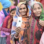LIVE दिल्ली विधानसभा चुनाव : 70 सीटों पर मतदान जारी, कई दिग्गजों ने किया मतदान