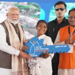बिलासपुर में पीएम मोदी ने छत्तीसगढ़ को दी 33,700 करोड़ के विकास कार्यों की सौगात,अभनपुर-रायपुर मेमू ट्रेन को दिखाई हरी झंडी