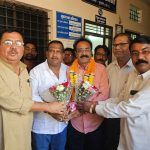 सूखे रंग और गुलाल से आँखों को बचाएं – डॉ. दिनेश मिश्र