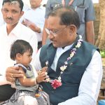 मुख्यमंत्री पहुंचे उत्कृष्ट किसान रोहित साहू के खेतों में: केला और पपीता की खेती से कमा रहे लाखों का मुनाफा, 15-20 लोगों को अपने खेत में दे रहे रोजगार