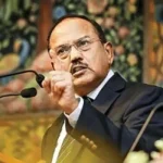 हाईकोर्ट ने राज्य की बदहाल सड़कों को लेकर सर्कार पर की तीखी टिप्पणी ,कहा- हम ना देखें तो …