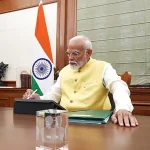 बारिश मे भी डटे रहे शिक्षक, रैली निकालकर मुख्यमंत्री के नाम एस डीएम और तहसीलदार को सौंपा ज्ञापन