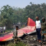 Breaking : इंदौर से रायपुर आने वाली फ्लाइट की इमरजेंसी लैंडिंग,फॉल्स अलार्म मिलने के बाद लिया गया फैसला, यात्री दहशत में