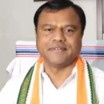 मैं हिंदी में बोलूंगा…. अपनी हिंदी बोलने की जिद्द पर पिट गया रिक्शा चालक, मंगवाई जबरन माफ़ी
