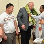 कर्मचारी अधिकारी फेडरेशन एवं NHM कर्मचारी संघ ने विभिन्न माँगों को लेकर मुख्यमंत्री व मुख्य सचिव के नाम एसडीएम को सौंपा ज्ञापन
