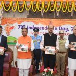 पत्रकारिता विश्वविद्यालय में कुलपति महादेव कावरे ने किया ध्वजारोहण