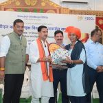 पाॅवर कंपनियों के मुख्यालय परिसर में डॉ. रोहित यादव ने डाॅ. विश्वेश्वरैया की प्रतिमा का अनावरण किया