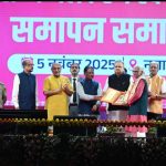 महानदी रेत घाट में कार्रवाई करते हुए अवैध रेत उत्खनन के मामले में चार नौकाएं जब्त