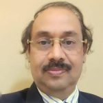 भोपाल के लेखक अशोक मनवानी  ने  विधानसभा अध्यक्ष डॉ रमन सिंह को भेंट की पुस्तक