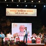 मुख्यमंत्री ने सड़क सुरक्षा का संदेश देते हुए स्वयं हेलमेट पहनकर चलाई स्कूटी,कहा – जन जागरूकता से आएगी सड़क दुर्घटनाओं में कमी