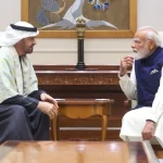 अजगर ने मेमने को बनाया शिकार, मेमने को मुँह में लेकर चढ़ गया पेड़ पर, वीडियो हुआ वायरल