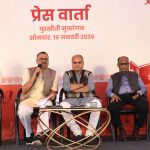 राज्यपाल डेका ने अमिताभ जैन को मुख्य सूचना आयुक्त उमेश अग्रवाल और शिरीष मिश्रा को राज्य सूचना आयुक्त पद की शपथ दिलाई