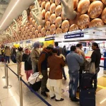 एयर सर्विसेज में बाधा: दिल्ली-मुंबई समेत कई हवाई अड्डों पर चेक-इन सिस्टम ठप, 40 मिनट तक यात्री परेशान