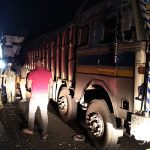 पुसपाल घाट में गिट्टी से भरा हाईवा पलटा, चालक समेत तीन घायल