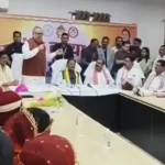 सुशासन तिहार में अफसर पर गिरी गाज: भाजपा नेता से बहसबाजी पड़ी भारी, जनपद CEO रूपेश पांडे निलंबित
