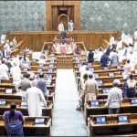 दुबई-मुंबई इंडिगो फ्लाइट में उड़ान के दौरान मचा हड़कंप, धुएं की चेतावनी मिलते ही राजकोट में इमरजेंसी लैंडिंग