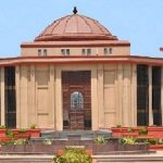 बिलासपुर प्रभारी डीईओ की नियुक्ति पर हाईकोर्ट की रोक, जूनियर अधिकारी की पदस्थापना को दी गई चुनौती